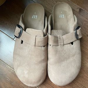 Gap Clogs Size 9